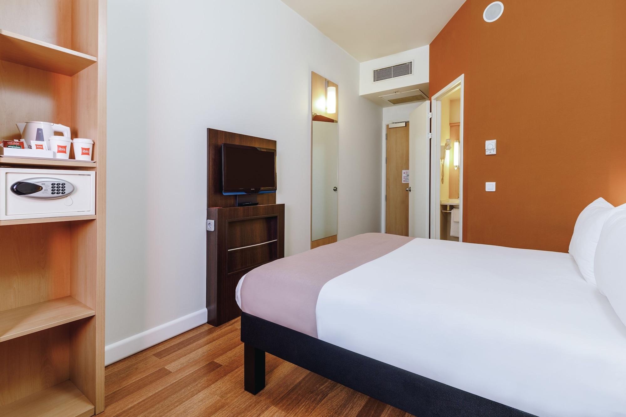 Ibis Istanbul Esenyurt Hotel Exterior photo