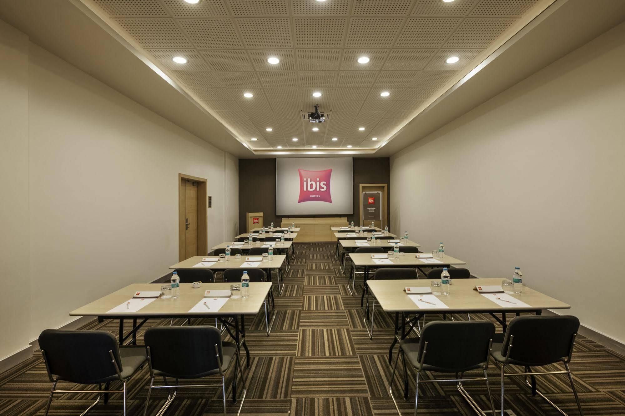 Ibis Istanbul Esenyurt Hotel Exterior photo